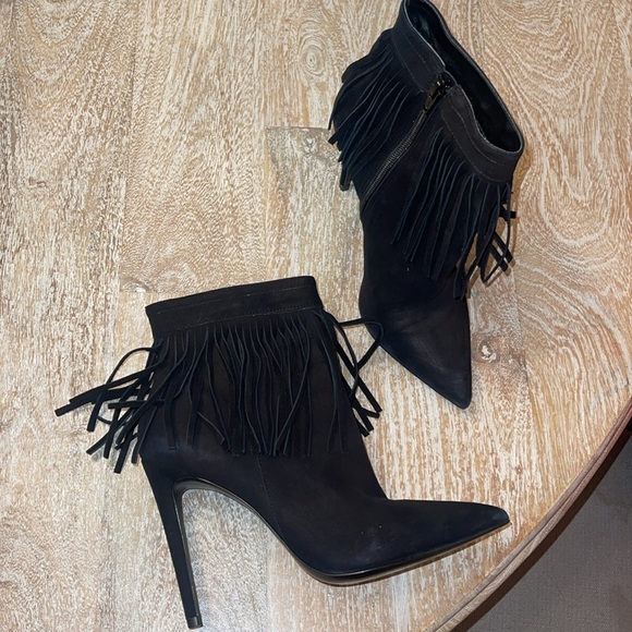 ALDO Black Suede Leather Fringe Ankle Boot Size 8 - Picture 2 of 4